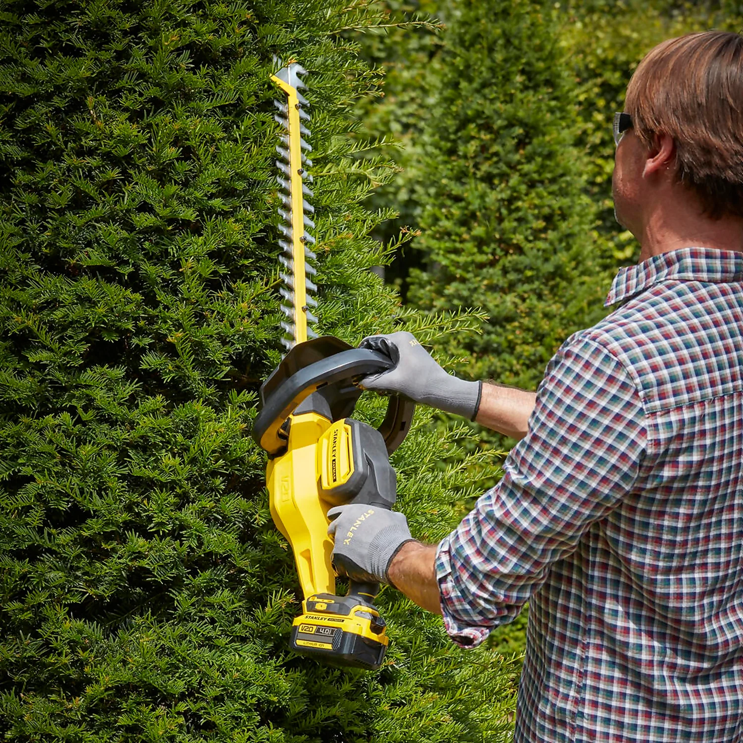 STANLEY FATMAX V20 18V Cordless Hedge Trimmer 55cm (Sfmcht855M1-Gb) 4 STANLEY FATMAX V20 18V Cordless Hedge Trimmer 55cm (Sfmcht855M1-Gb) - Image 2
