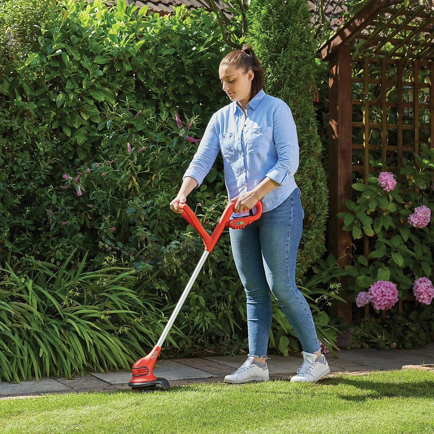 Flymo SimpliTrim Cordless Trimmer 4 Flymo SimpliTrim Cordless Trimmer - Image 2