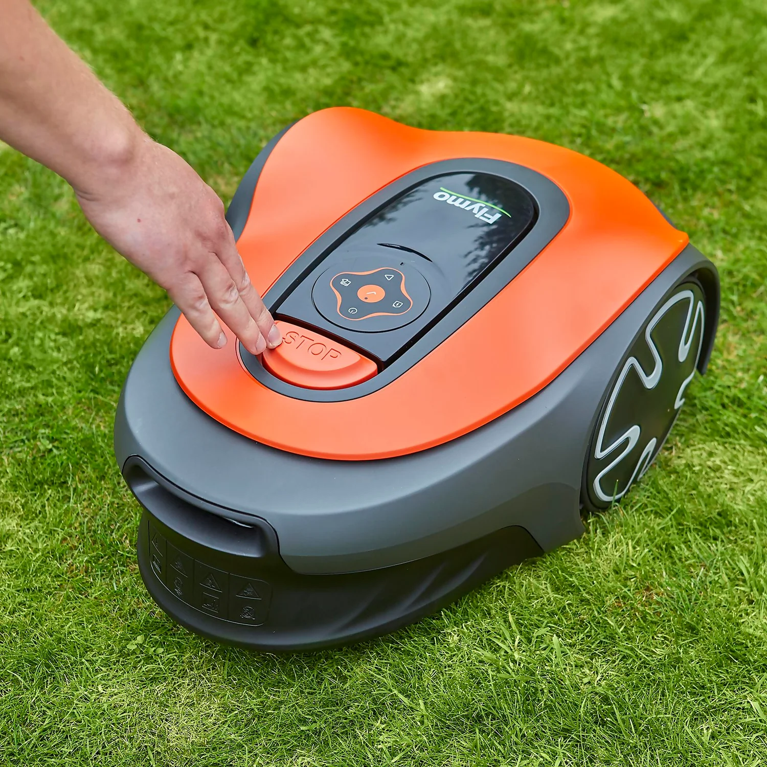 Flymo EasiLife GO 500 Cordless Robot Lawn Mower - 16cm 4 Flymo EasiLife GO 500 Cordless Robot Lawn Mower - 16cm - Image 2