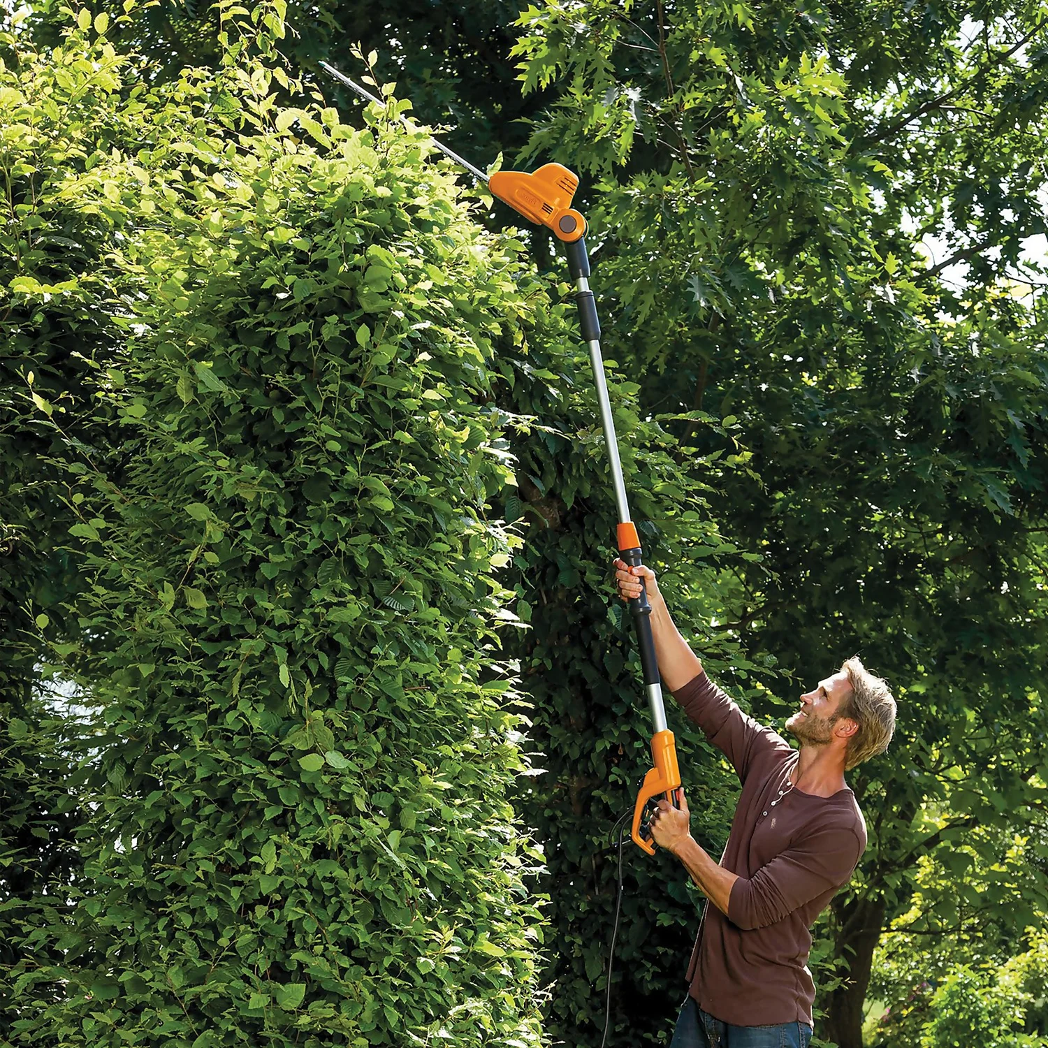 Flymo SabreCut XT TeleHedge Trimmer 4 Flymo SabreCut XT TeleHedge Trimmer - Image 2