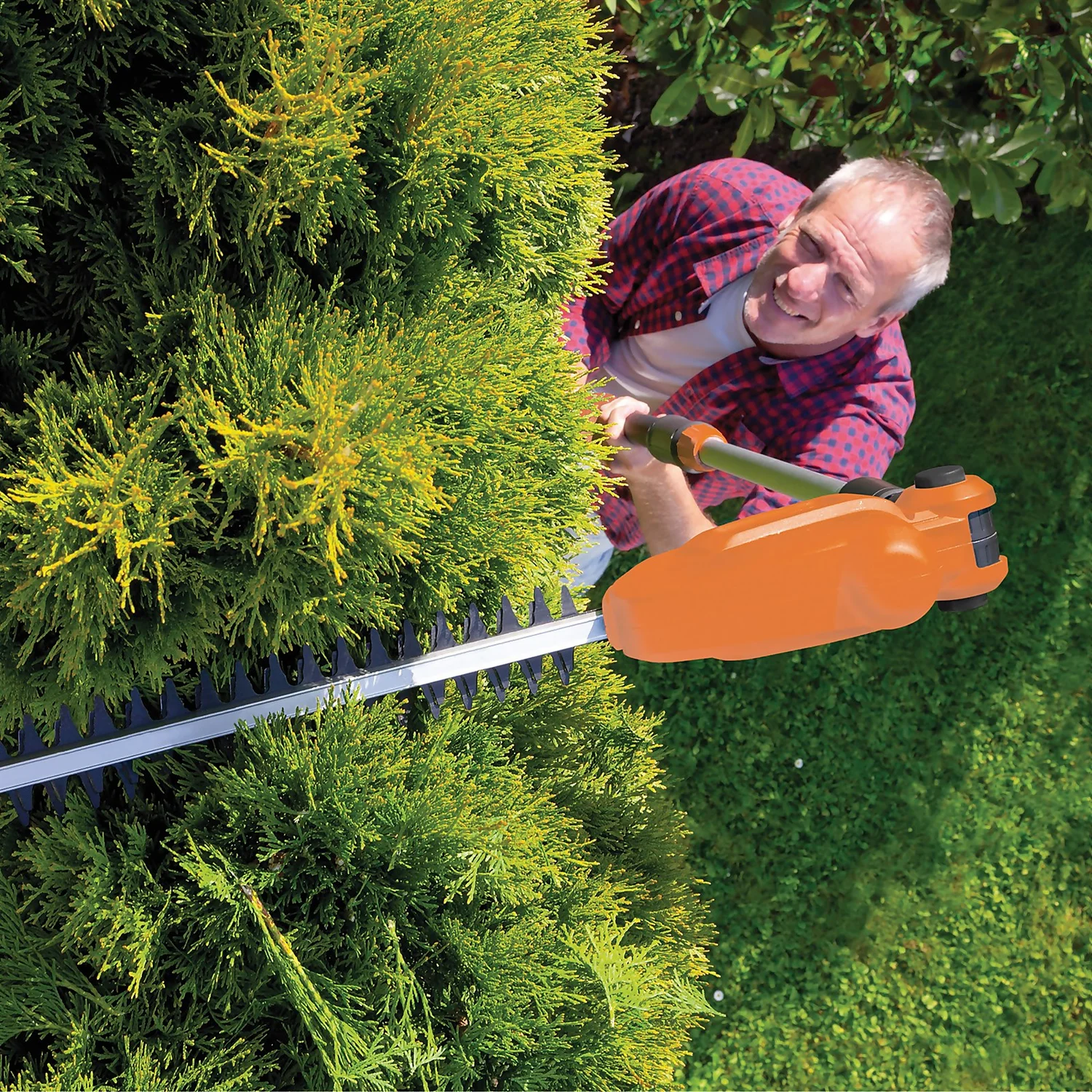 Flymo SabreCut XT TeleHedge Trimmer 6 Flymo SabreCut XT TeleHedge Trimmer - Image 4