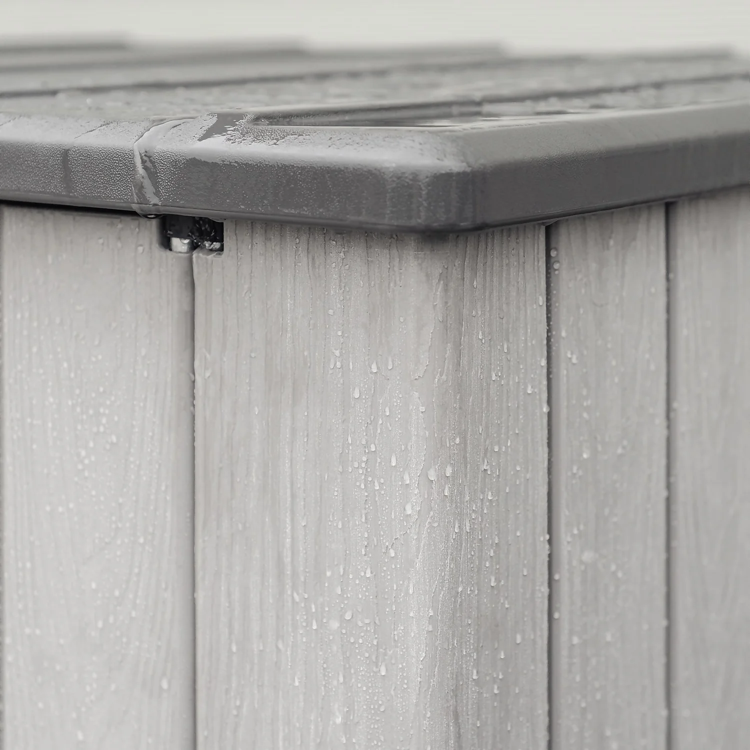 Lifetime Plastic Outdoor Utility Shed 9 Lifetime Plastic Outdoor Utility Shed - Image 7