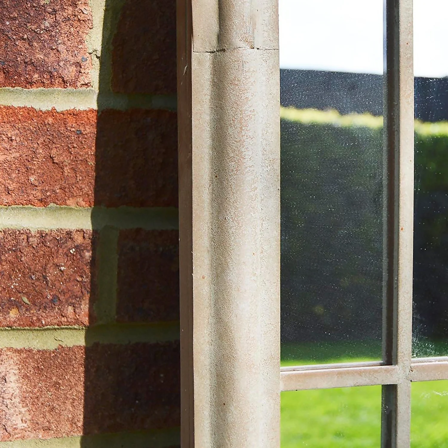 MirrorOutlet Somerley Sunflower Gothic Arch Large Garden Mirror - 150x61 Cm 4 MirrorOutlet Somerley Sunflower Gothic Arch Large Garden Mirror - 150x61 Cm - Image 2