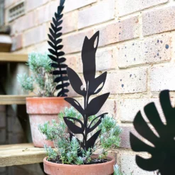 Jungle Black Ground Stakes - 45cm (Assorted Designs) 20 Jungle Black Ground Stakes - 45cm (Assorted Designs) -Garden Care Specialty Shop 13981010 1285005324469841